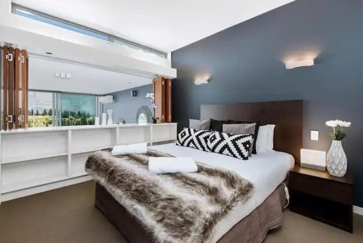 Luxury Lakeview 2 Bedroom Apartment Distretto di Distretto di Queenstown Esterno foto