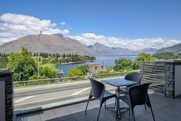 Luxury Lakeview 2 Bedroom Apartment Distretto di Distretto di Queenstown Esterno foto